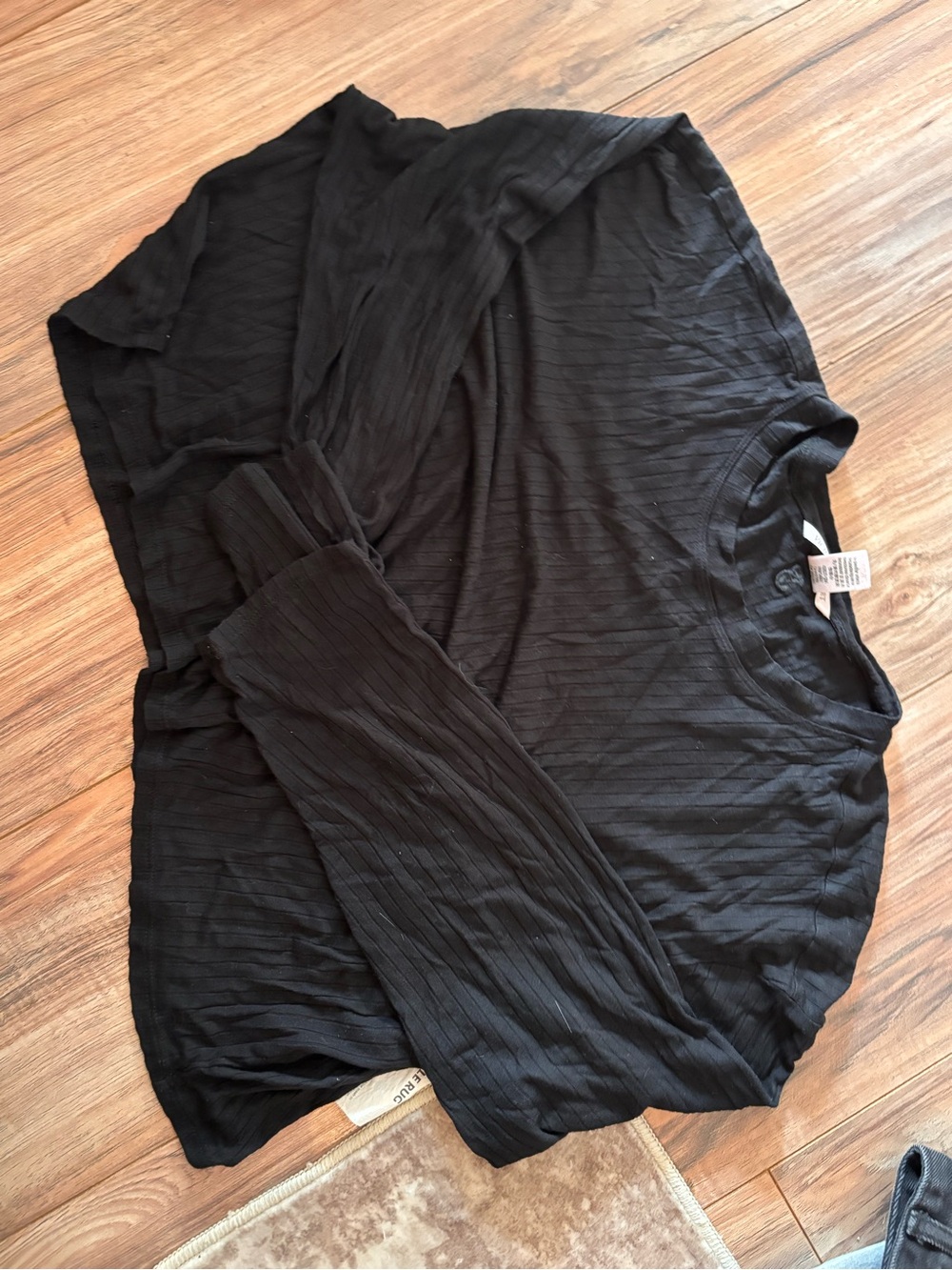 Victoria's Secret Black Long-Sleeve Ribbed Tee crop style